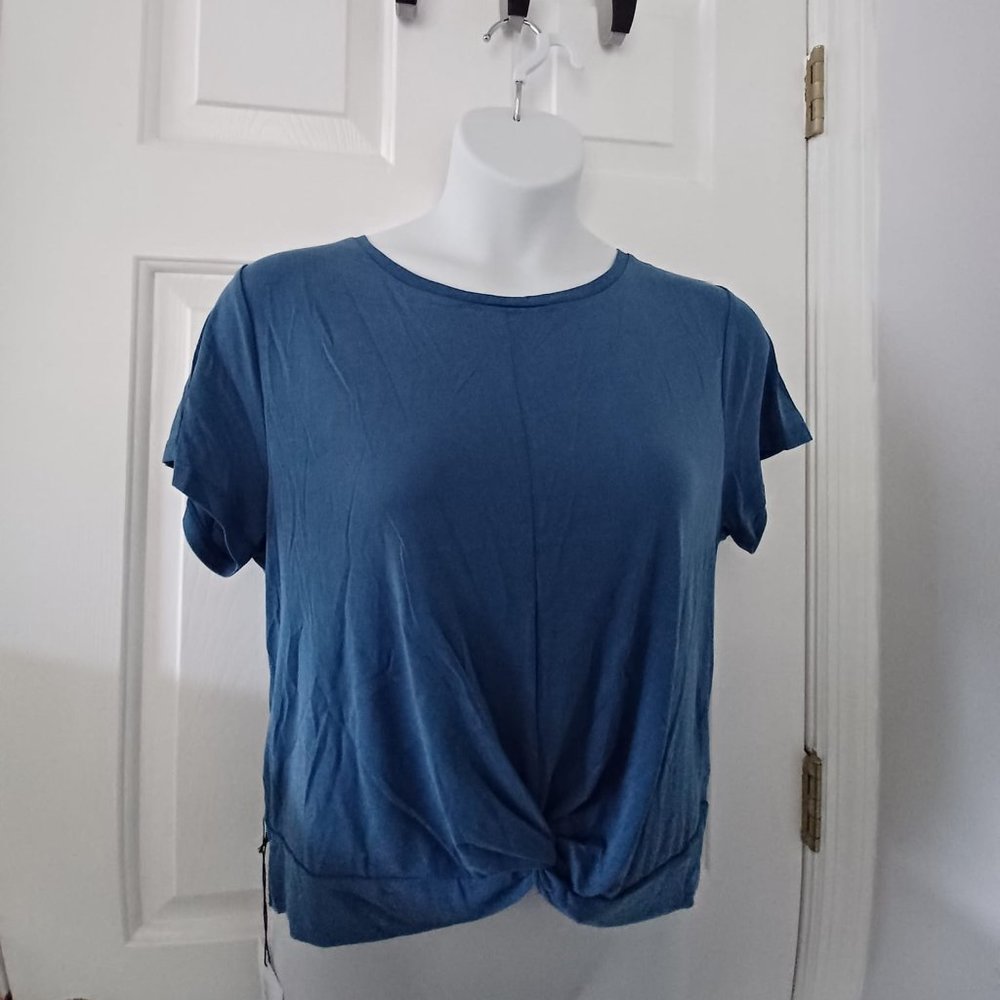 ZYIA CALM BLUE SWIRL IN FRONT T  XXXL